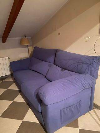 Sofá azul tela lavable cabecero reclinable.