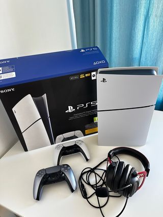 PS5 Digital Edition + Accesorios