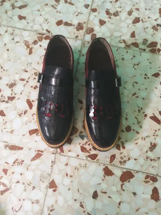 Zapatos de señora negros y rojos