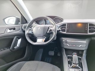 Peugeot 308 5p Style 1.2 PureTech 96KW (130CV) Auto