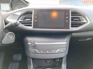 Peugeot 308 5p Style 1.2 PureTech 96KW (130CV) Auto