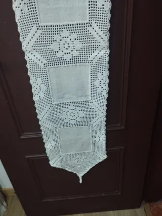 Toalha de linho e crochê feita à mão