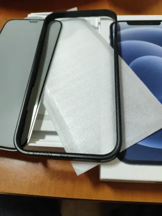 Marco caja y protector pantalla iPhone 12