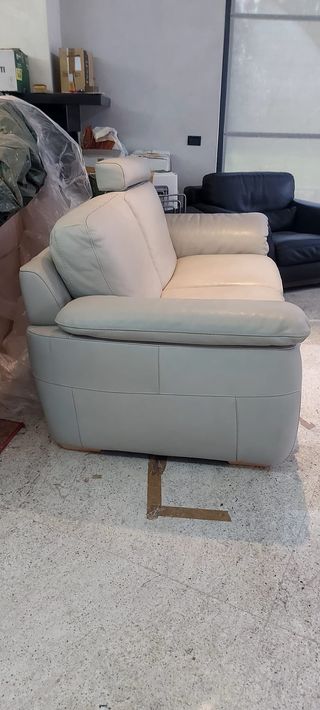 Divano Natuzzi in pelle beige