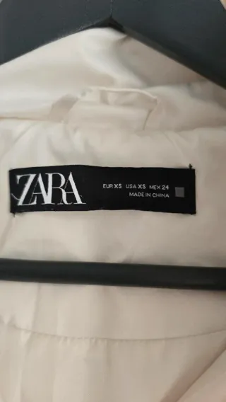 Plumífero oversize Zara Beige con Capucha