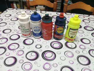 26 Bidones Ciclismo Garmin, Astana, Lidl, Trek