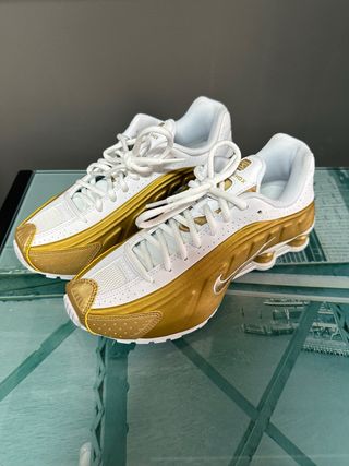 Nike Shox Mujer Blanco Dorado