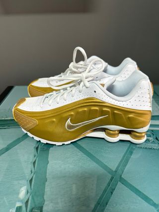 Nike Shox Mujer Blanco Dorado