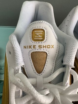 Nike Shox Mujer Blanco Dorado