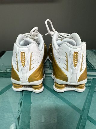 Nike Shox Mujer Blanco Dorado