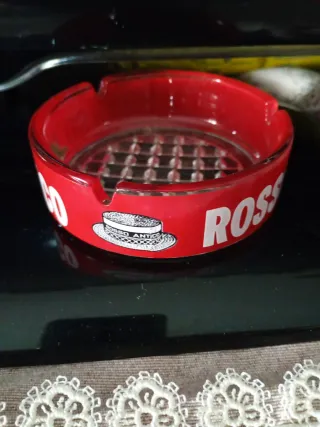 Posacenere rosso antico