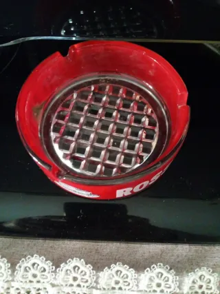 Posacenere rosso antico