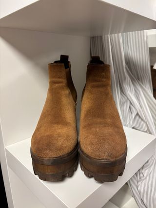 Botines de piel ante tacón plataforma.