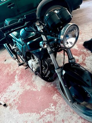 Daelim Roadwin Naked Negra