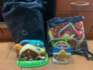 Pacchetto seggiolini auto + 2 giocattoli per neonati