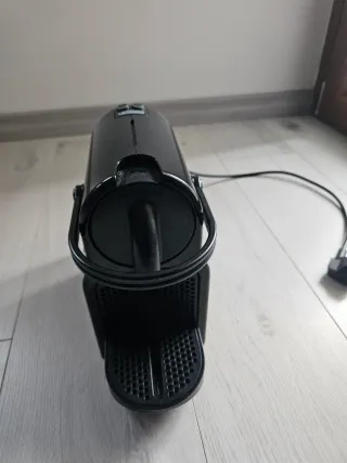 Macchina Caffè Nespresso DeLonghi Nera