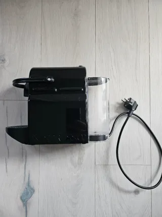 Macchina Caffè Nespresso DeLonghi Nera