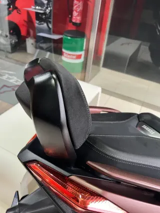 YAMAHA X-MAX 300 MAXI SCOOTER