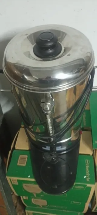 Termo Eléctrico 6L Café/Leche Nuevo