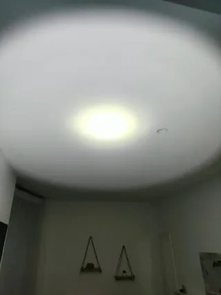 Linterna LED + Cargador + Baterías