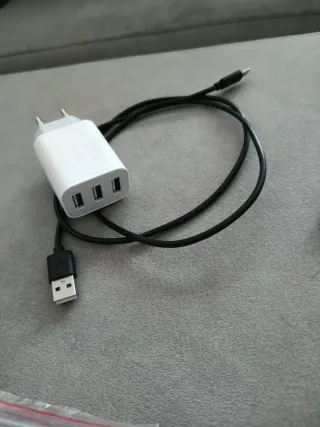 Linterna LED + Cargador + Baterías