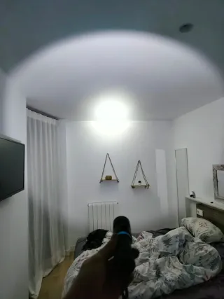 Linterna LED + Cargador + Baterías