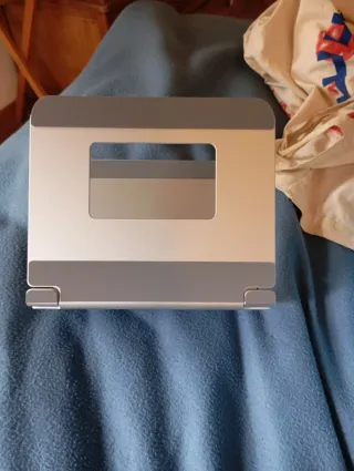 Soporte portátil aluminio gris