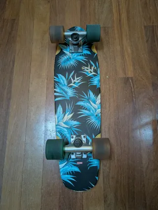 Skate Globe diseño tropical