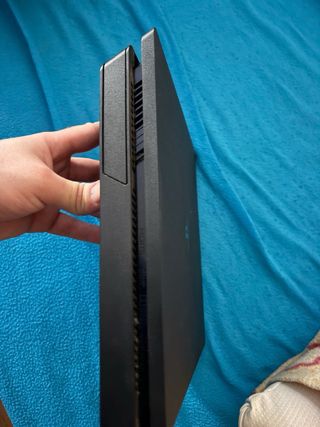 Consola PS4 Slim 480GB + 3 Juegos