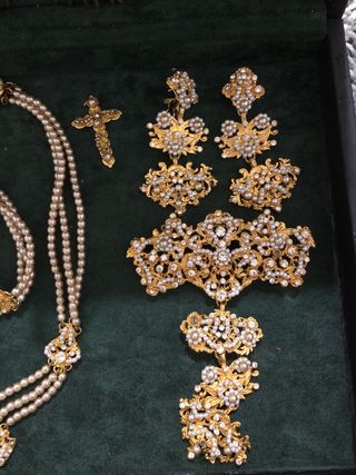 Conjunto antiguo perlas.