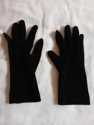 Guantes terciopelo negros talla única.