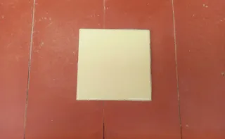 Azulejo cerámico antiguo 11x11 cm. 61,50 €/m²