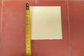 Azulejo cerámico antiguo 11x11 cm. 61,50 €/m²