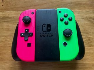 Nintendo Switch + 5 Juegos + Mandos