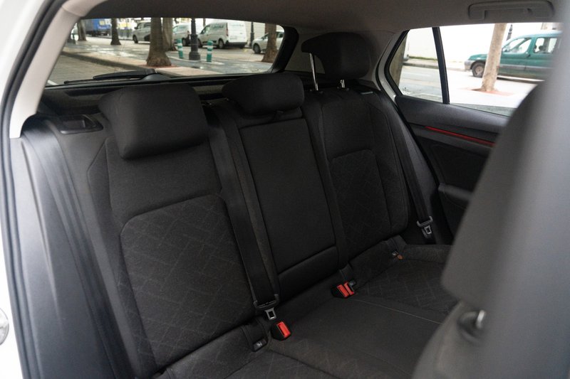 Volkswagen Golf 5 ptas. Advance 2.0 TDI 2020, foto 33