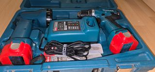 Maletin Makita 6271D con Linterna y 2 Baterías
