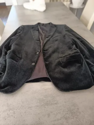 Americana de terciopelo negra