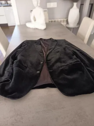 Americana de terciopelo negra