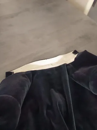 Americana de terciopelo negra