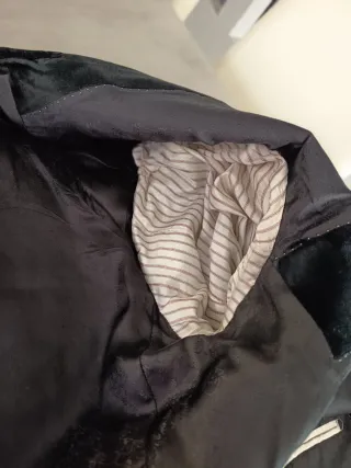 Americana de terciopelo negra