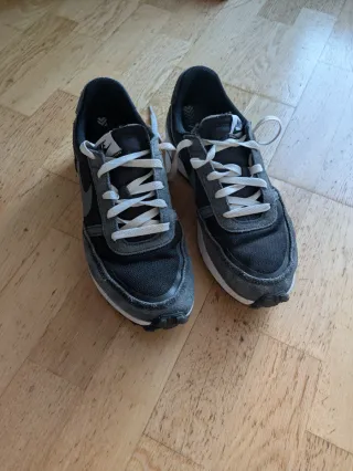 Nike Waffle Debut Negro/Gris