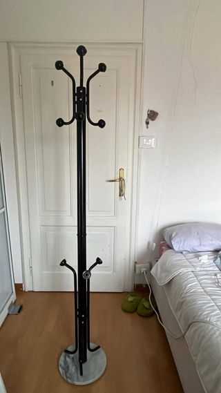 Appendiabiti con base in marmo