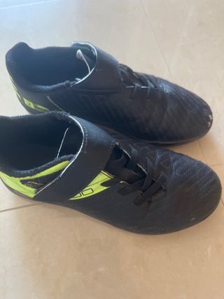 Botas de fútbol negras Talla 30/31