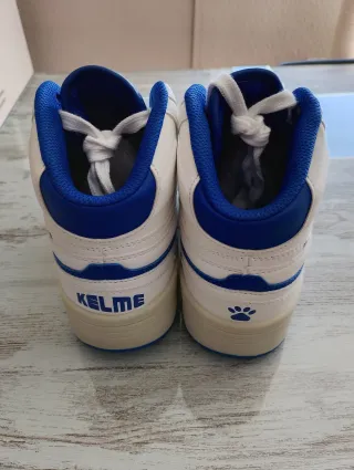 Zapatillas Kelme Blancas y Azules Talla 38