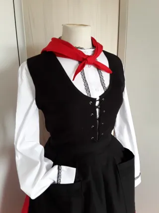 Traje Neska-Baserritarra "145 euros "