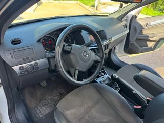 Opel Astra 2010