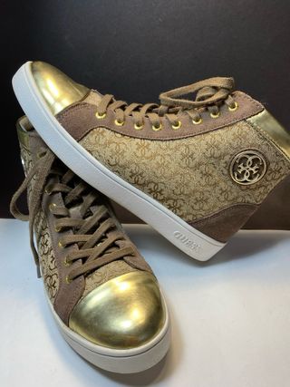 Zapatillas Guess Piel Ante y Tela Marrón Dorado