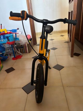 Bicicleta equilibrio Btwin amarillo