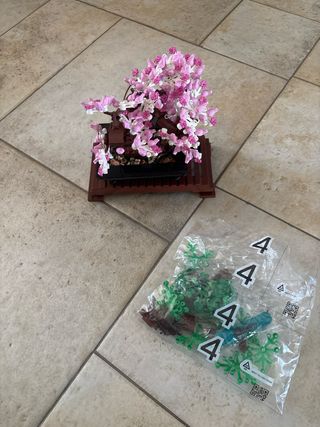 Lego Bonsai con fiori rosa