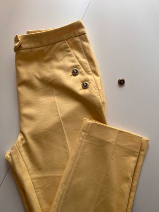 Traje Zara amarillo dos piezas